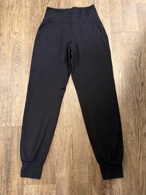 Like New Lululemon Align Joggers 25”